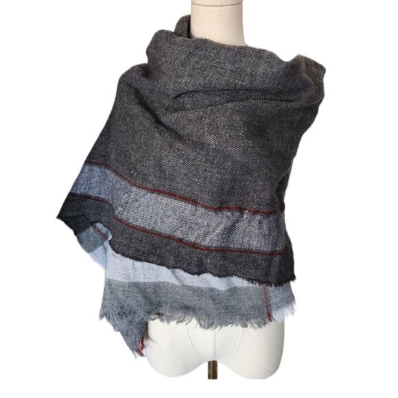 Grey with red stripe scarf - Picture 1 of 4